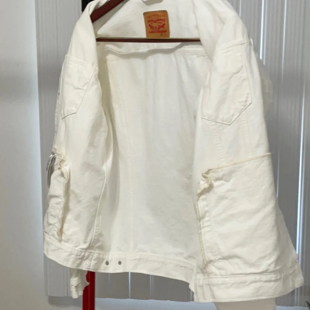 Levi's Trucker Jacket White Denim Men’s Size XL - Picture 8 of 9